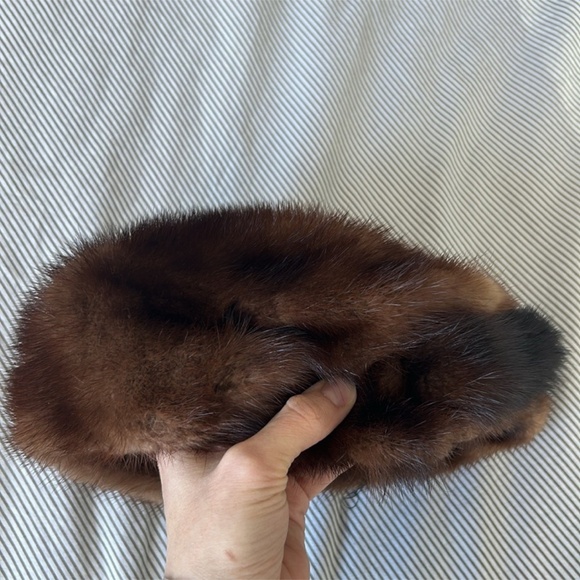Real Siberian mini fur vintage hat, this is amazingh vintage size small hat, - Picture 5 of 6